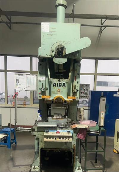 9、75T單發(fā)沖壓機.jpg